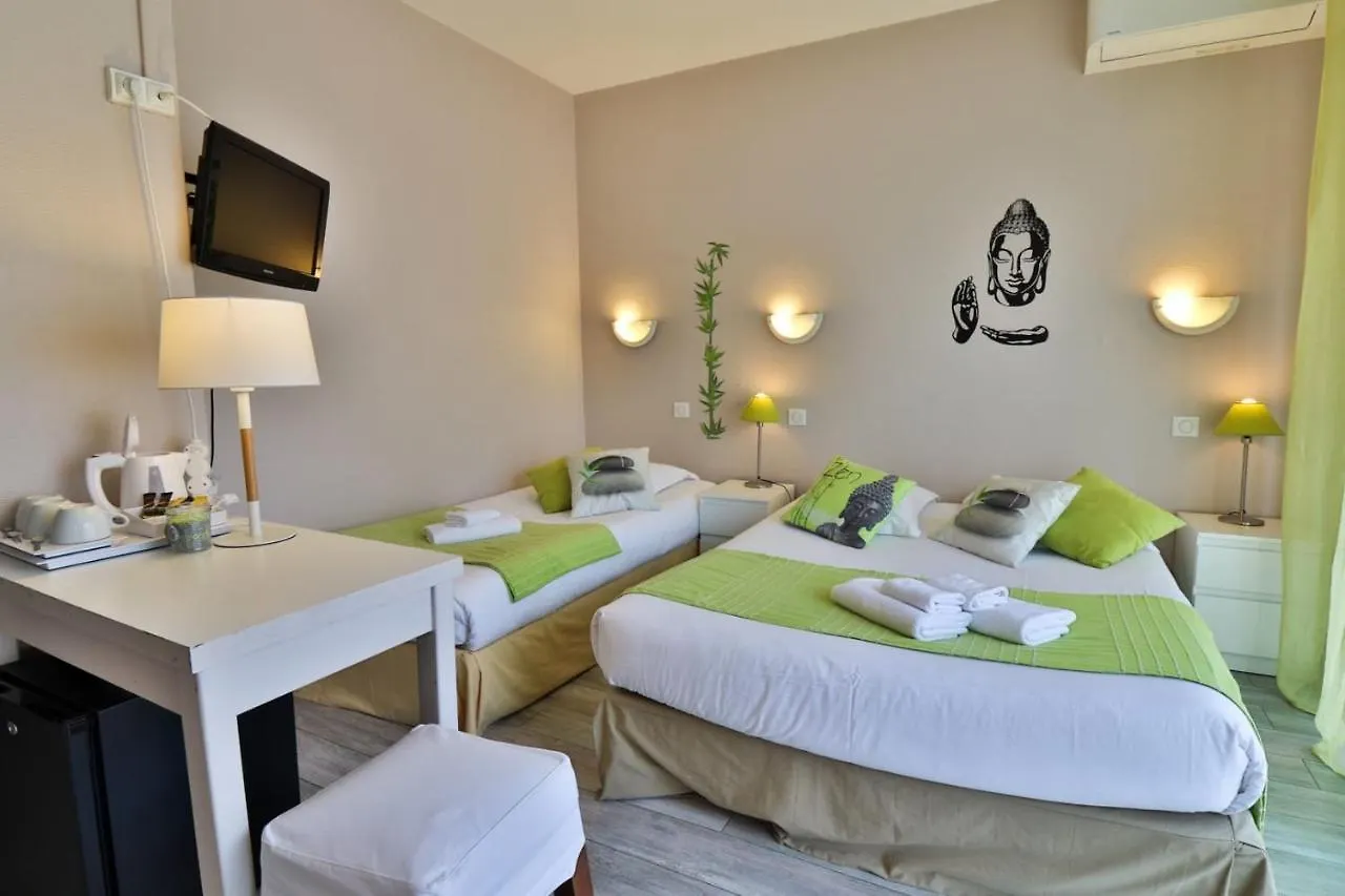 Hotel Le Golfe Bleu Cavalaire-sur-Mer 2*,