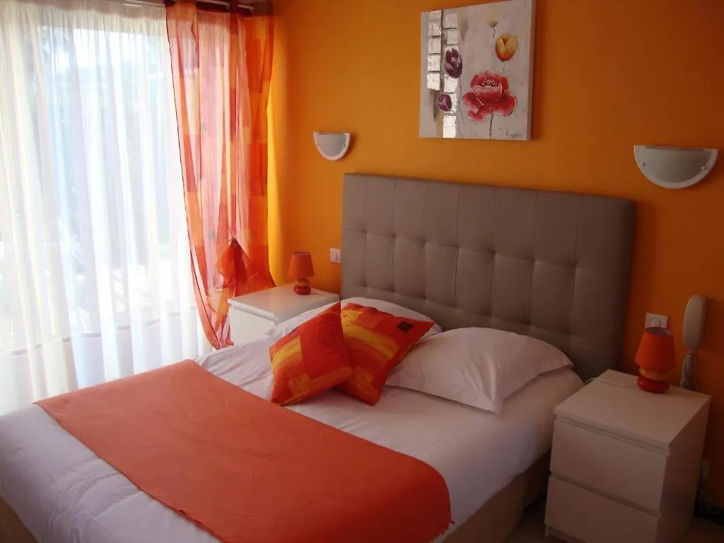 Hotel Le Golfe Bleu Cavalaire-sur-Mer 2*,  Francie