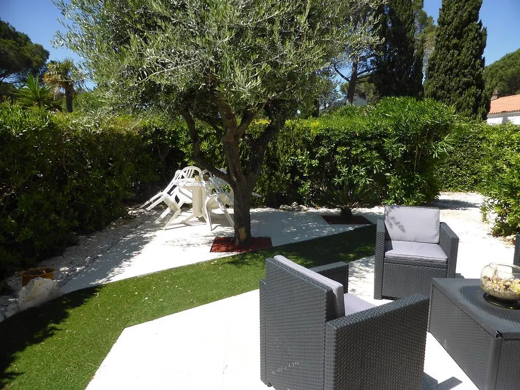 Hotel Le Golfe Bleu Cavalaire-sur-Mer 2*,  Γαλλία